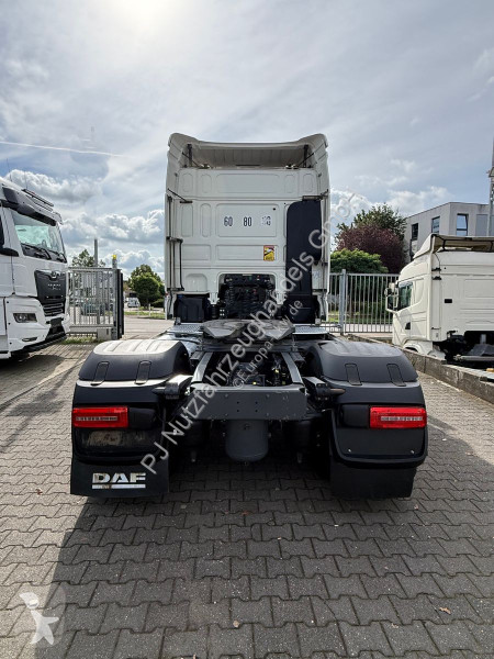 Тягач DAF 530