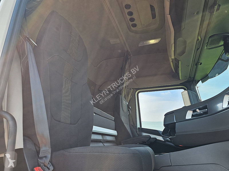 Ciągnik siodłowy DAF 450 NGD Mega 2xTank