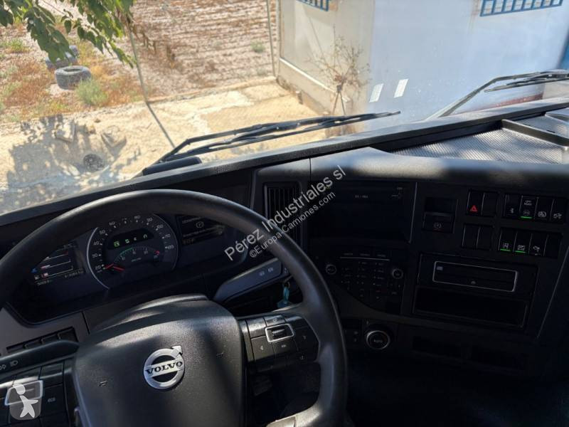 Тягач Volvo 450