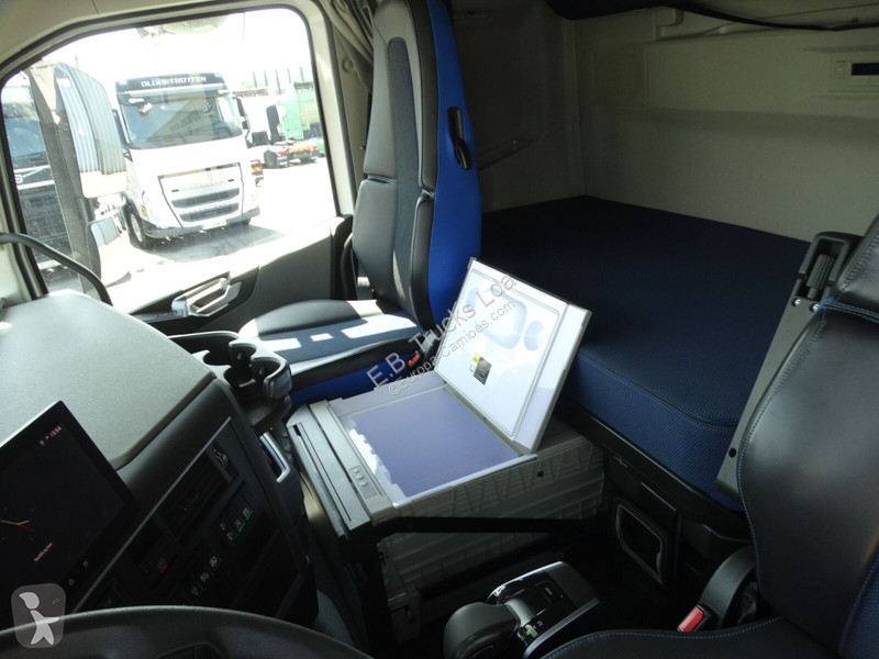 Тягач Volvo FH460, 2023, VEB+, ADR, YV2RTY0A5PB4