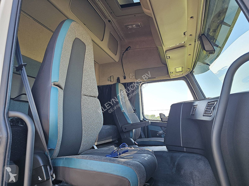 Тягач Volvo 450 450 Skirts Airco