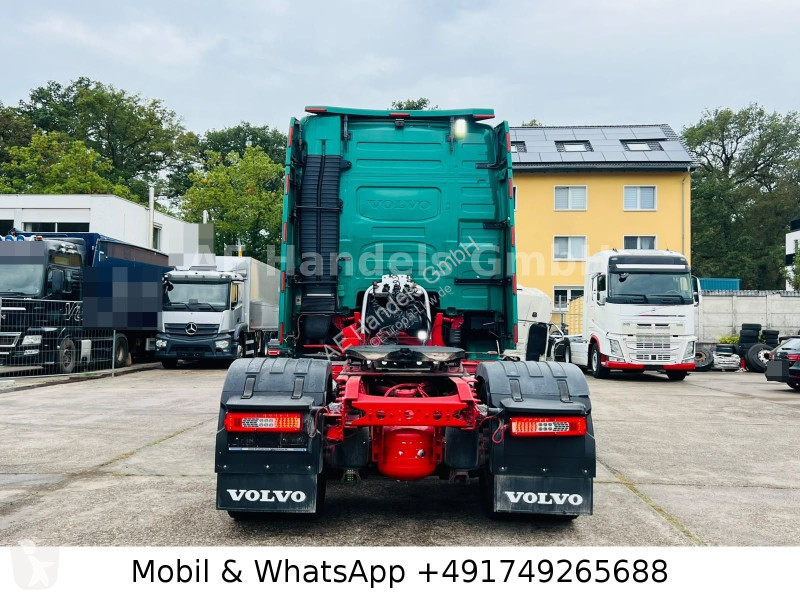 Ťahač Volvo Globe BL...