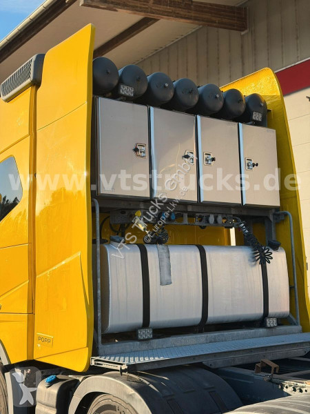Ciągnik siodłowy Volvo FH 750 8x4 BL  Tridem...
