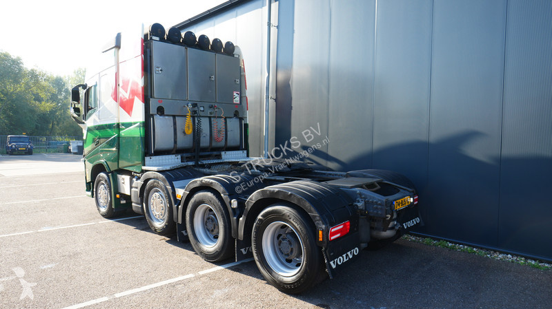Tahač Volvo 8x4 130T Tractor unit