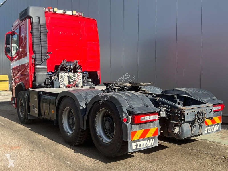 Tahač Volvo 6X4 EURO 6 + LIFTING AXLE