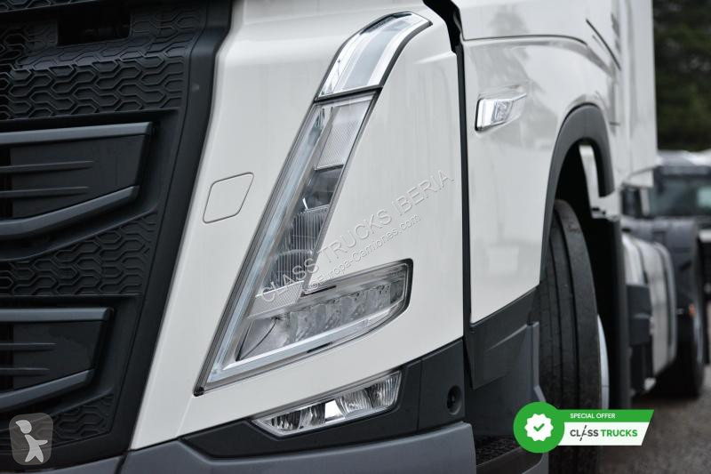Volvo 500 Globetrotter XL tractor unit