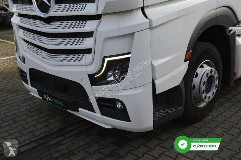 Mercedes 5 1845 BigSpace tractor unit