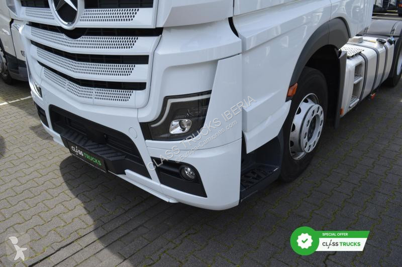 Mercedes 5 1845 BigSpace MirrorCam tractor unit