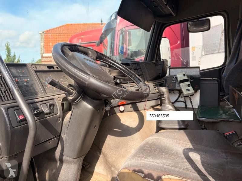 Volvo 12340 Euro 2 tractor unit
