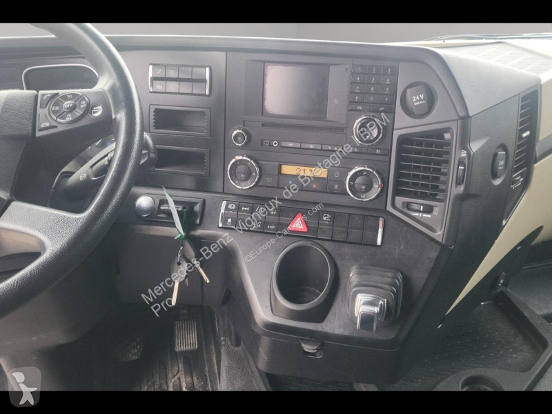 Mercedes II 1842 StreamSpace 2.3m 6 tractor unit