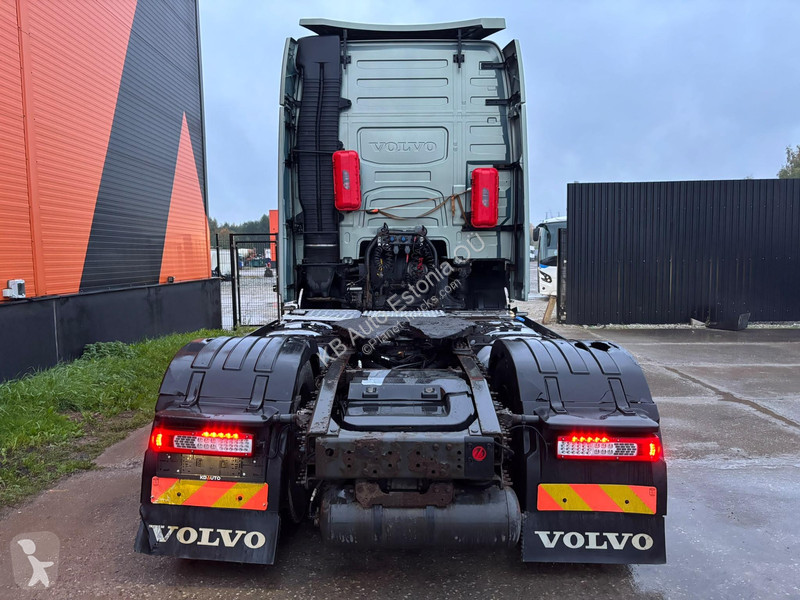 Volvo 4x2 GLOBE XL tractor unit