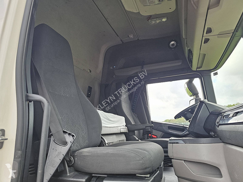 Scania 410 tractor unit