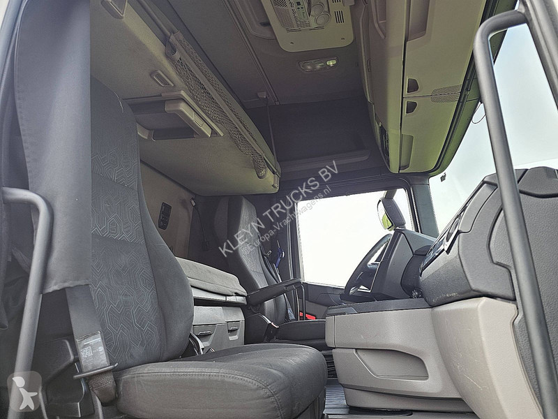 Scania 410 tractor unit
