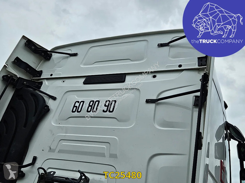 Renault T 520 tractor unit