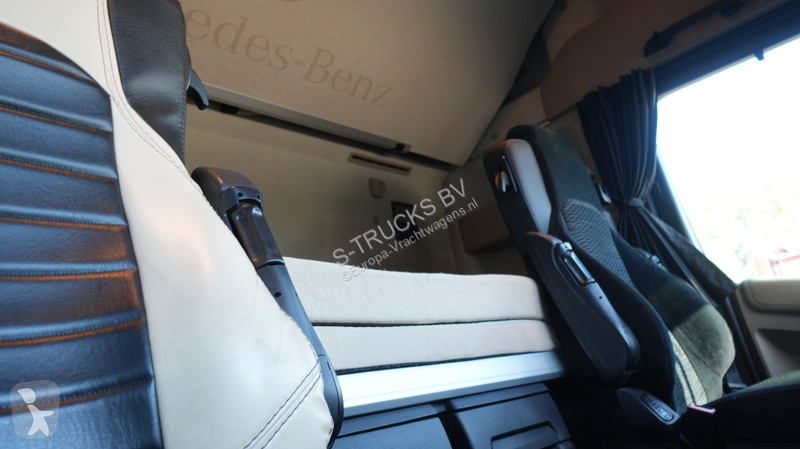 Mercedes 3351 6x4 tractor unit 360.700km...