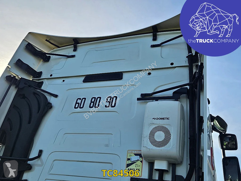 Renault T 520 tractor unit
