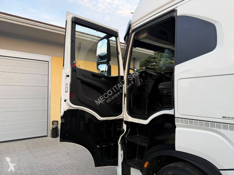 Iveco 530 tractor unit