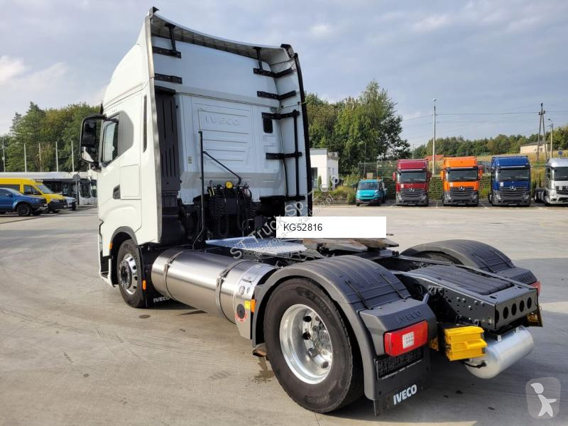 Iveco 460 tractor unit