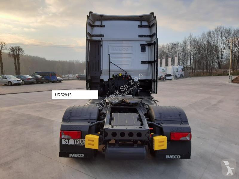 Iveco 460 LNG tractor unit