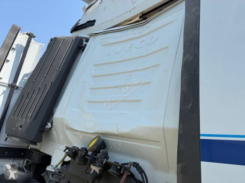 Iveco 490 tractor unit