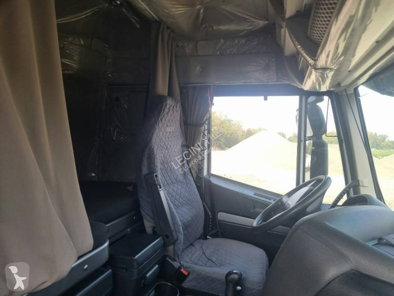Iveco 460 tractor unit
