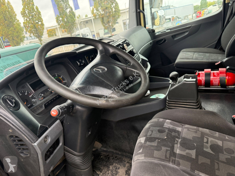 Mercedes 1843 tractor unit