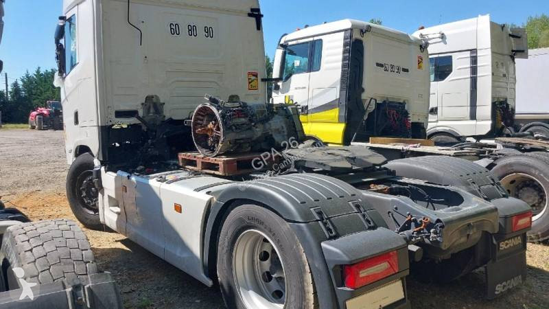 Scania 460 tractor unit