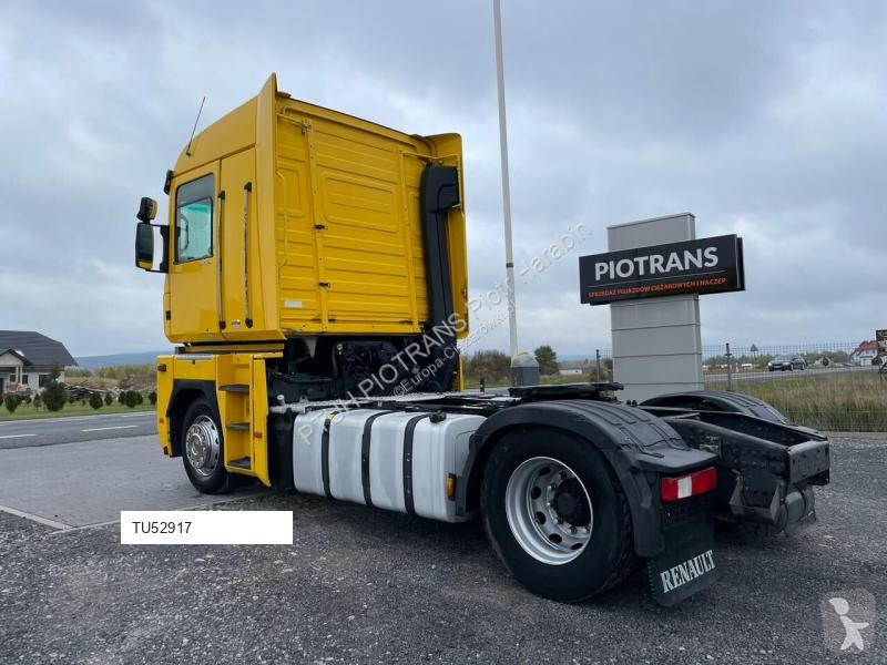 Cap tractor Renault 480