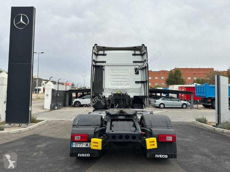 Iveco AS440S49T/P tractor unit