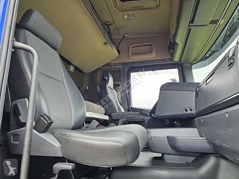 Scania 410 tractor unit