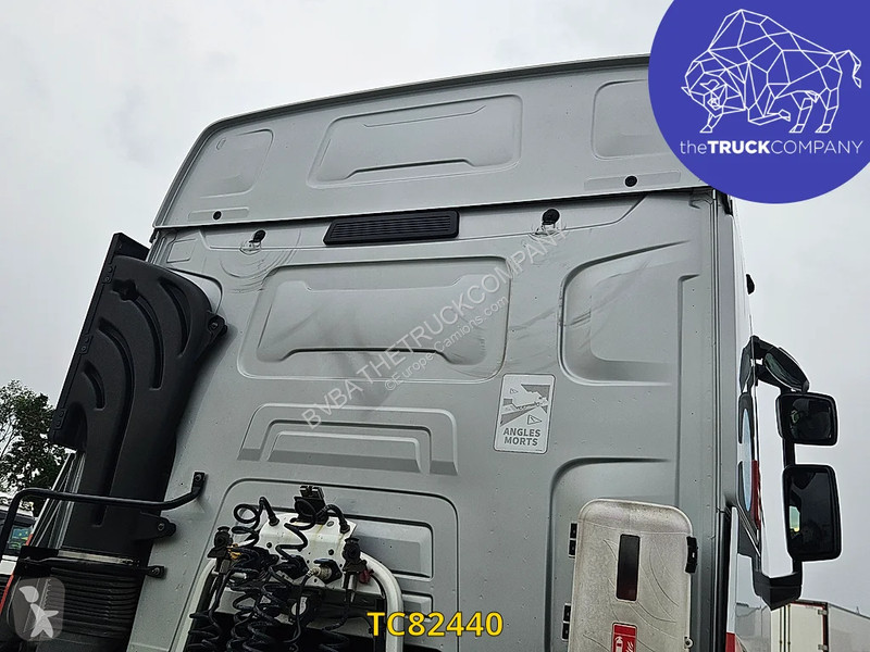 Renault T 440 tractor unit
