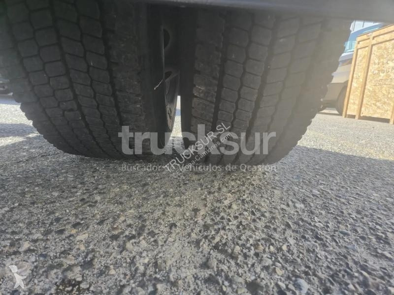 Iveco AT440S46T/P tractor unit