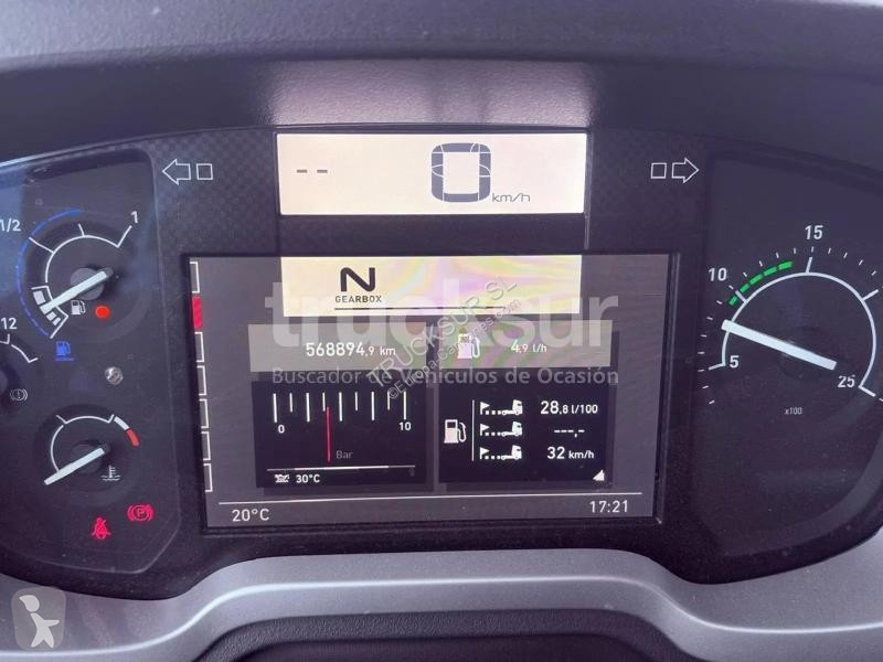 Renault T520 HIGH SLEEPER CAB tractor unit