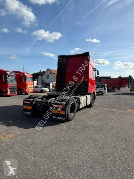 Volvo 460 Globetrotter tractor unit
