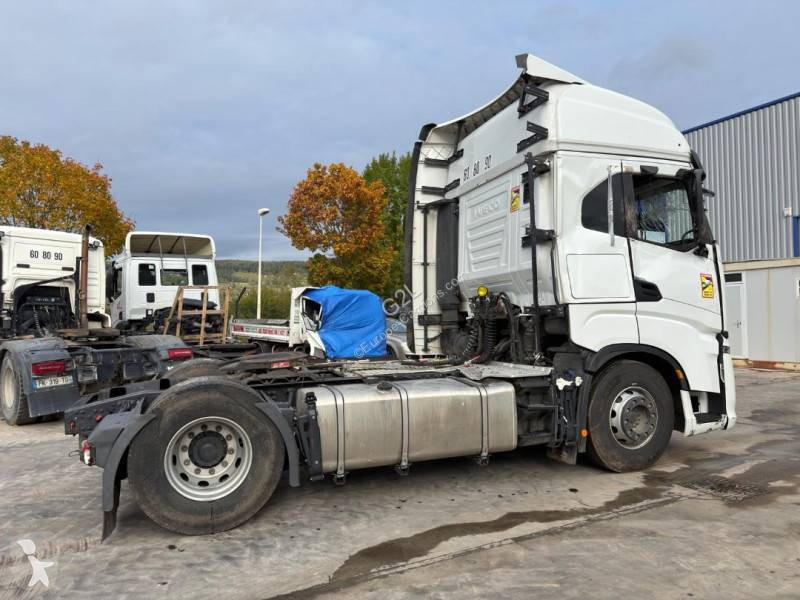 Iveco 530 tractor unit