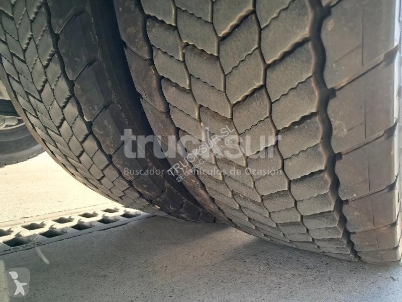 Iveco AS440S49T/P tractor unit