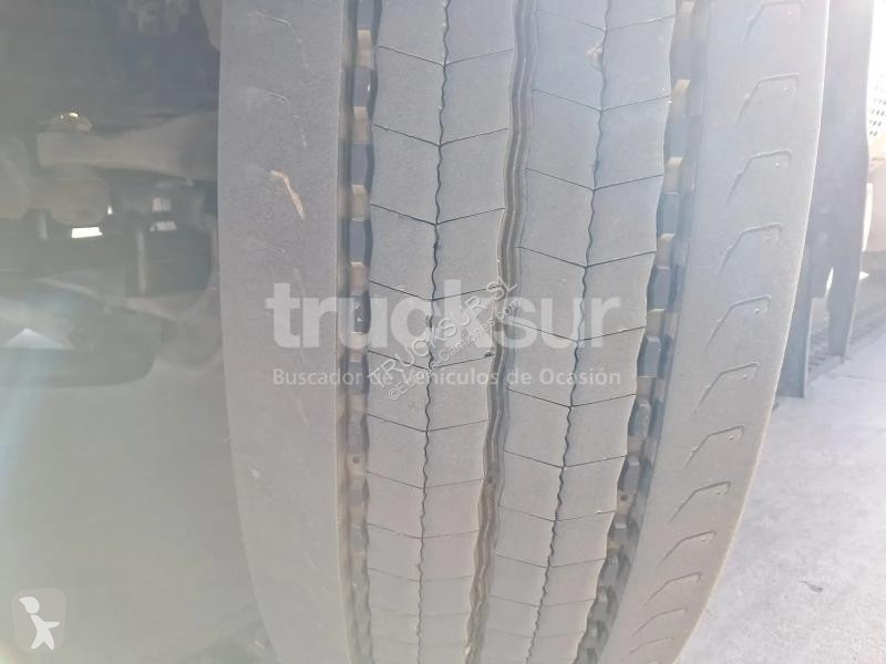 Iveco AS440S49T/P tractor unit