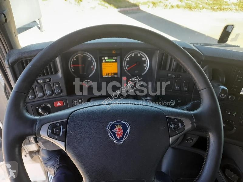 Scania R520 tractor unit