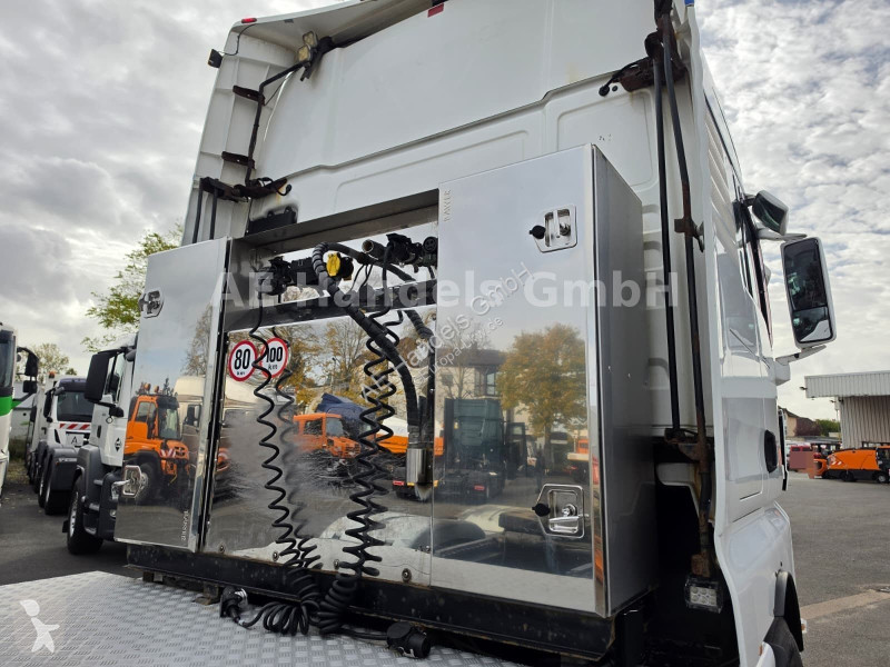 Tractor MAN 33.680 V8 XXL BL 6x4...