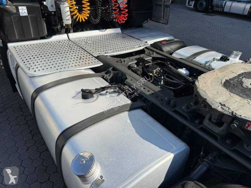 DAF 480 tractor unit