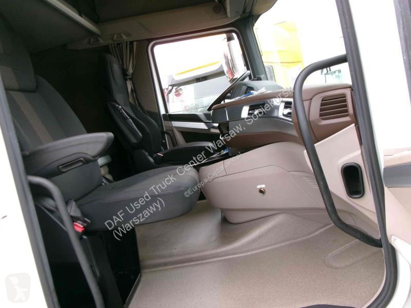 DAF + 530 FT LOW DECK 4X2 tractor unit