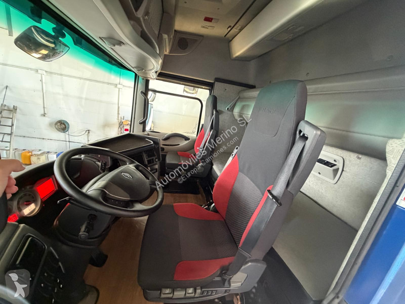 Renault M tractor unit