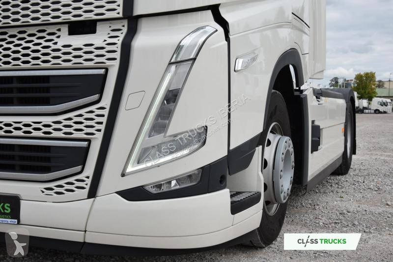 Volvo FH 460 Globetrotter XL i-Save Side Skirts...