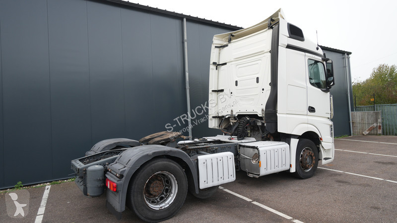 Tahač Mercedes ACTROS 2442 6x2 RHD 481.900km