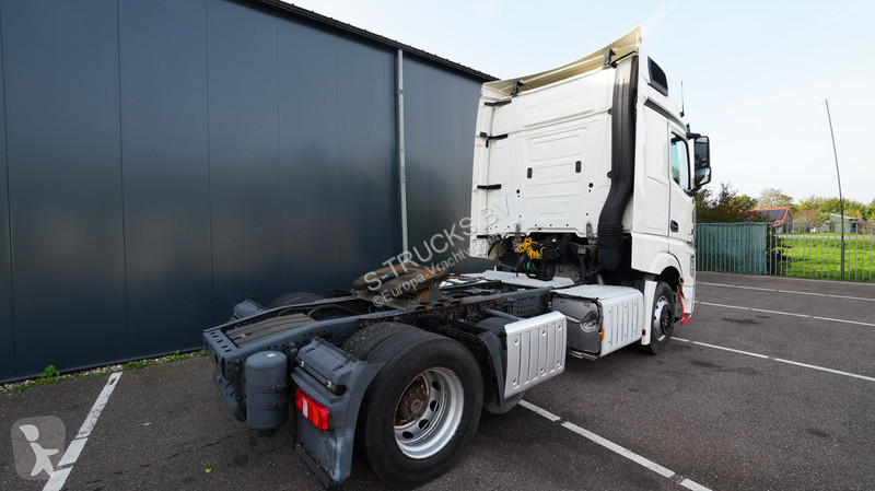 Tahač Mercedes ACTROS 2442 6x2 RHD 518.600km
