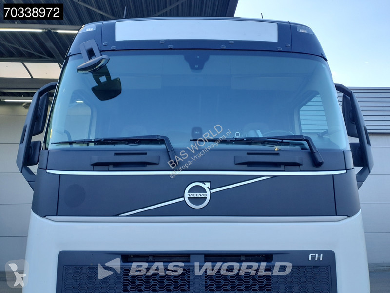 Tahač Volvo 500 4X2 XL 2x Tanks ACC