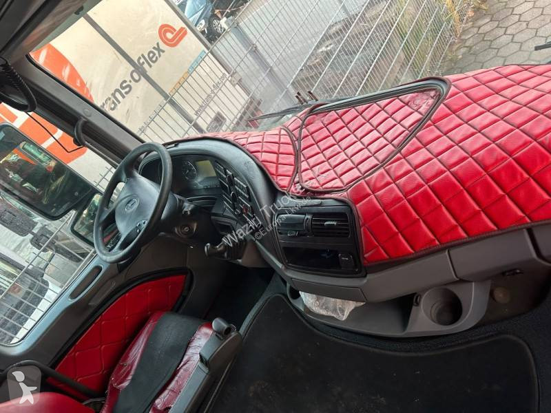 Nyergesvontató Mercedes 1844 LS