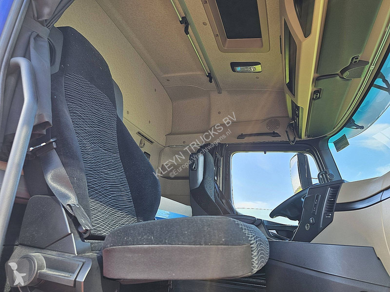 Nyergesvontató Mercedes ACTROS 1845