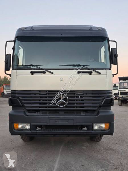 Cabeza tractora Mercedes 3343