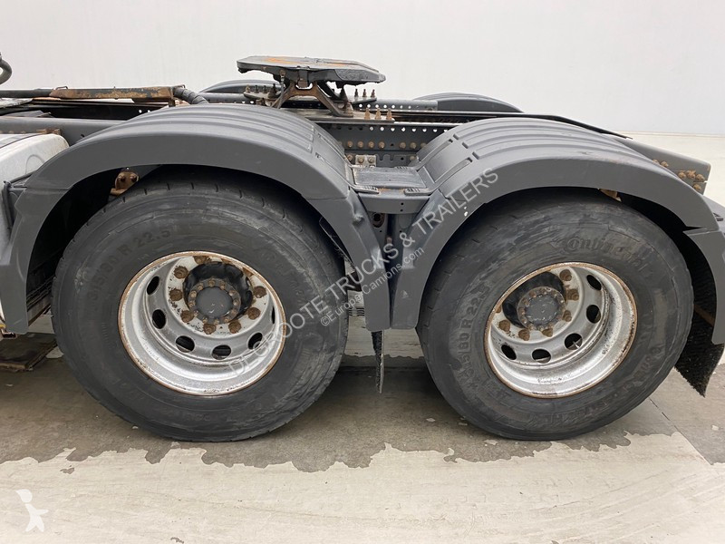 Tahač Volvo 460 - 6x4 - ADR